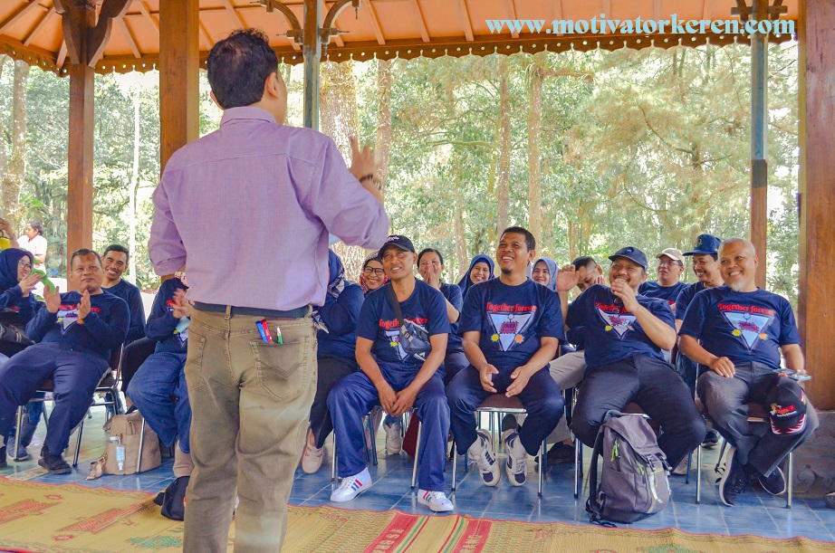 motivator pemimpin bandung
