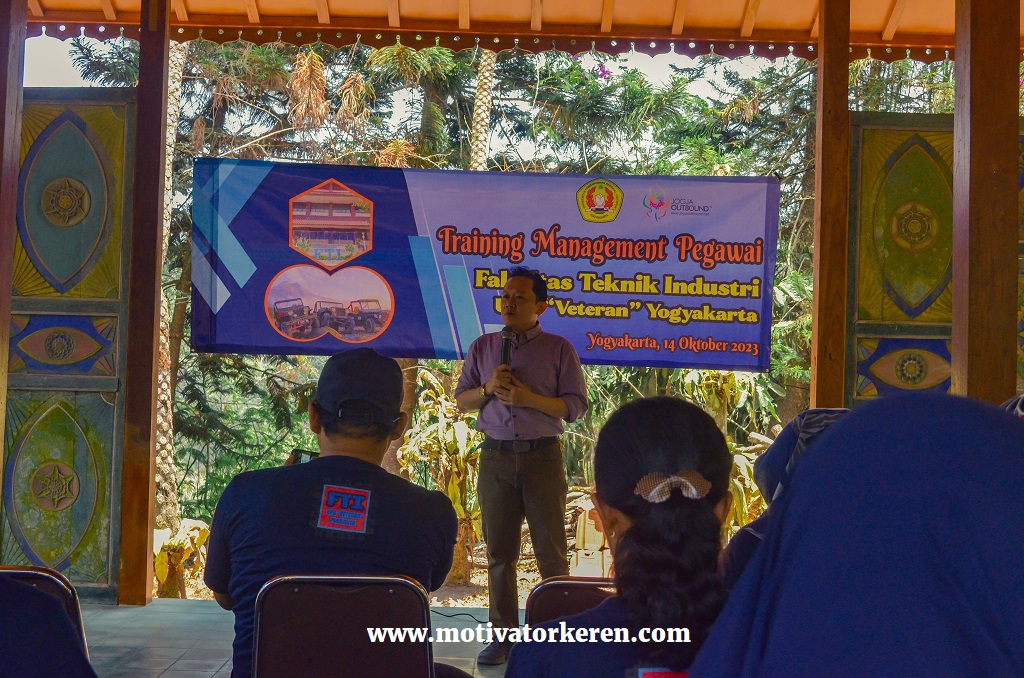 motivator budaya kerja surabaya